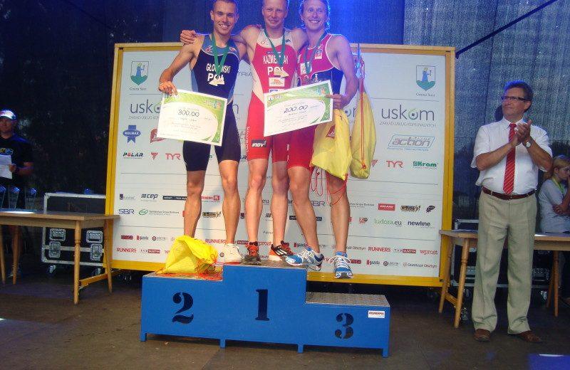 Mateusz Kaźmierczak w triathlonie w Suszu. Na najwyższym stopniu podium!