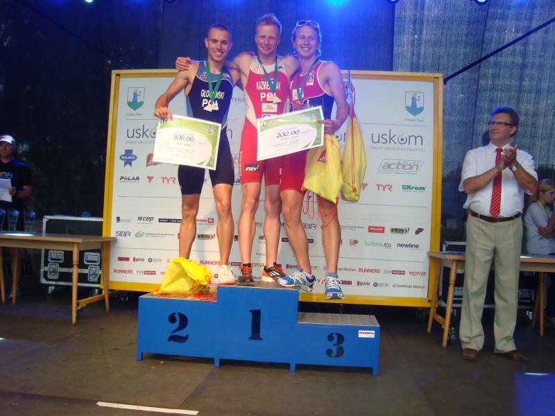 Mateusz Kaźmierczak w triathlonie w Suszu. Na najwyższym stopniu podium!