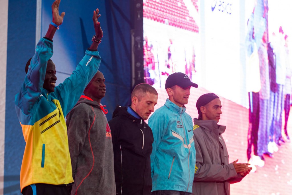 Orlen Warsaw Marathon 2013 - w Henryku Szoście pokładano duże nadzieje, musiał jednak zejść z trasy z powodu kontuzji. Fot. D.Kramski
