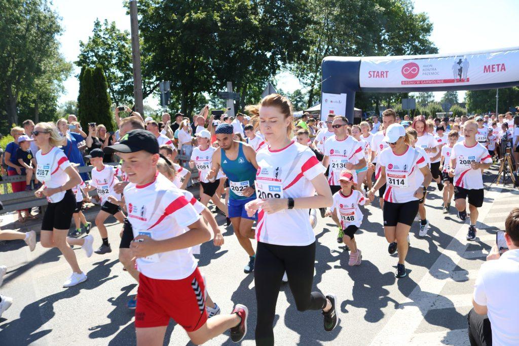 Bieg „Avon Kontra Przemoc – biegnij w Garwolinie”