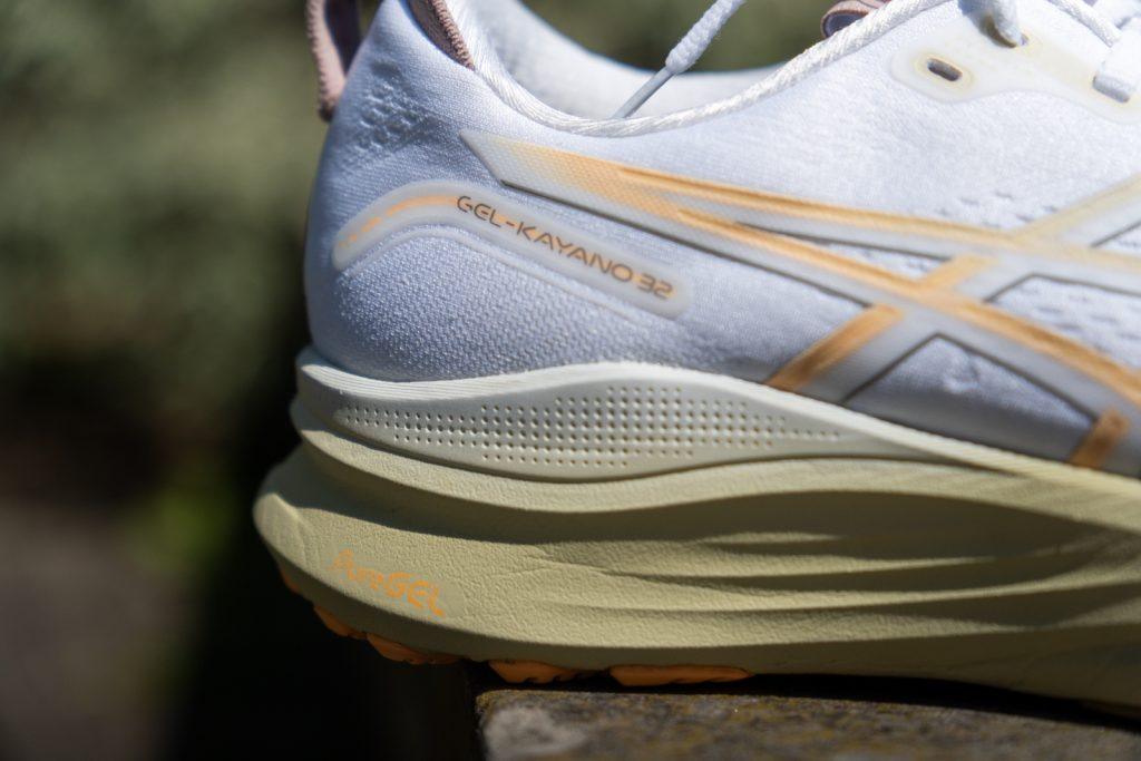 ASICS GEL-KAYANO 32