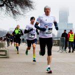 Biegiem Pomagam: rekord zapisów, pełne emocji sportowe święto i tysiące uśmiechów w Łazienkach Królewskich