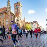 Nawodnienie podczas biegania: jak pić, żeby nie tracić tempa